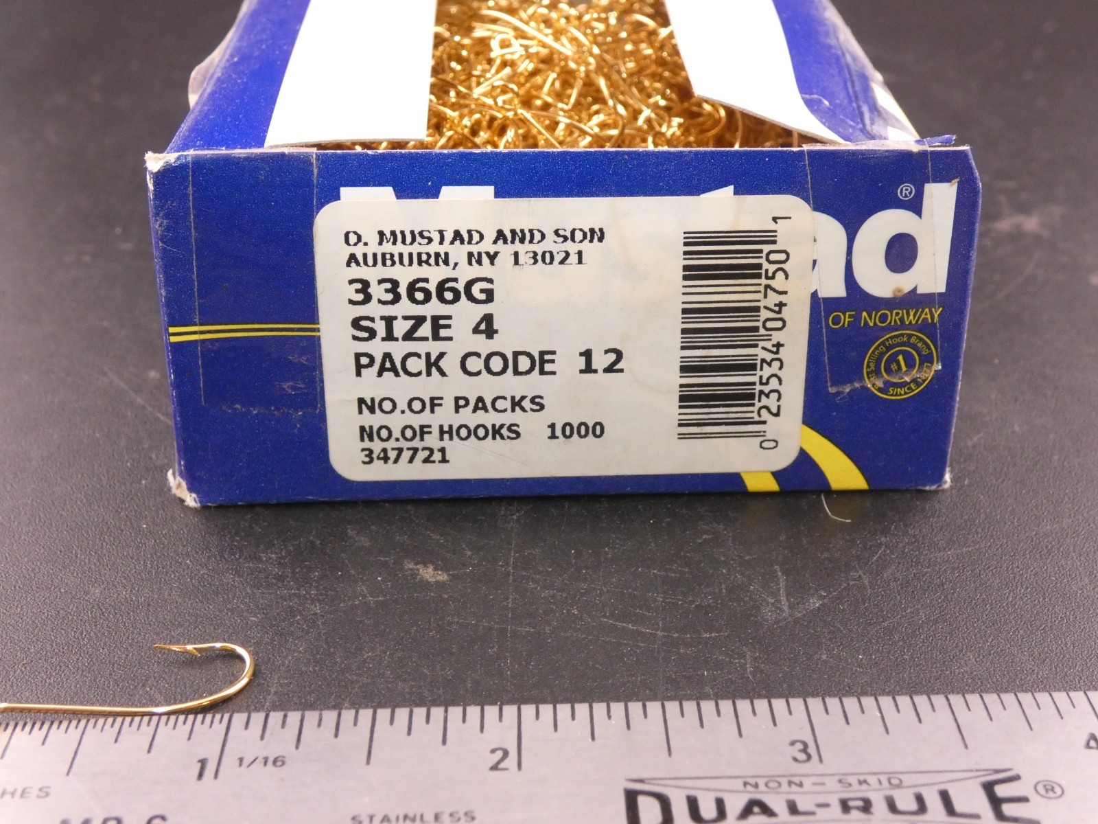 Mustad 3366G Size 4 Gold Hooks Large Eye Bulk Lot 100 Fish Fishing Hooks