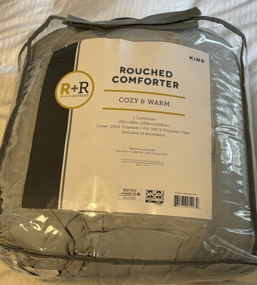ROOM & RETREAT KING ROUCHED COMFORTER
