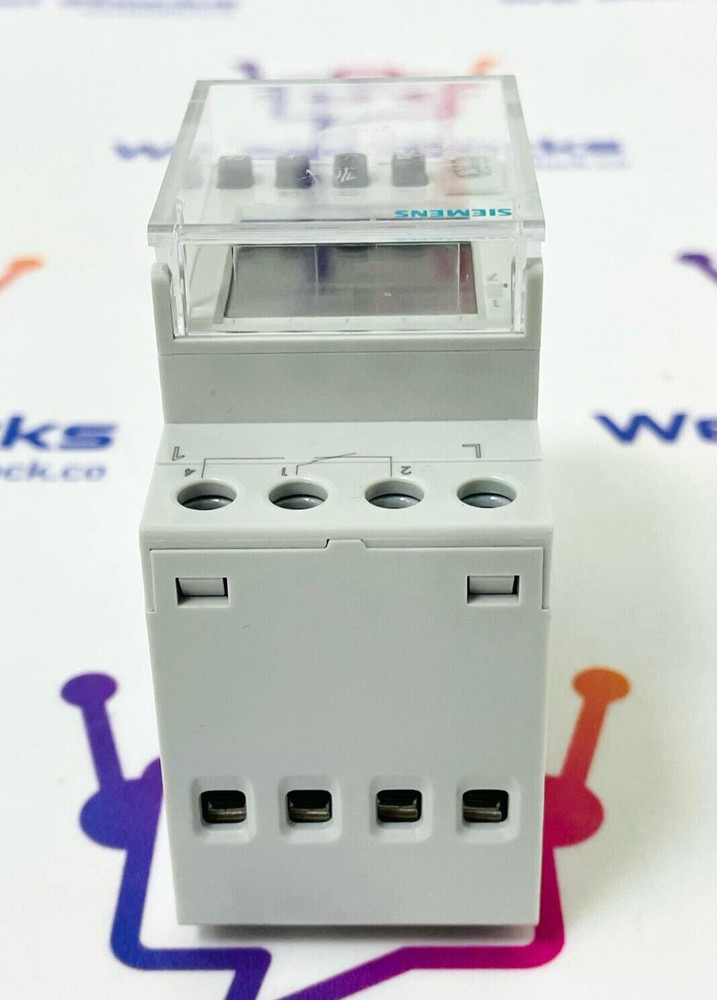 SIEMENS 7LF4532-0 Digital Time Switch