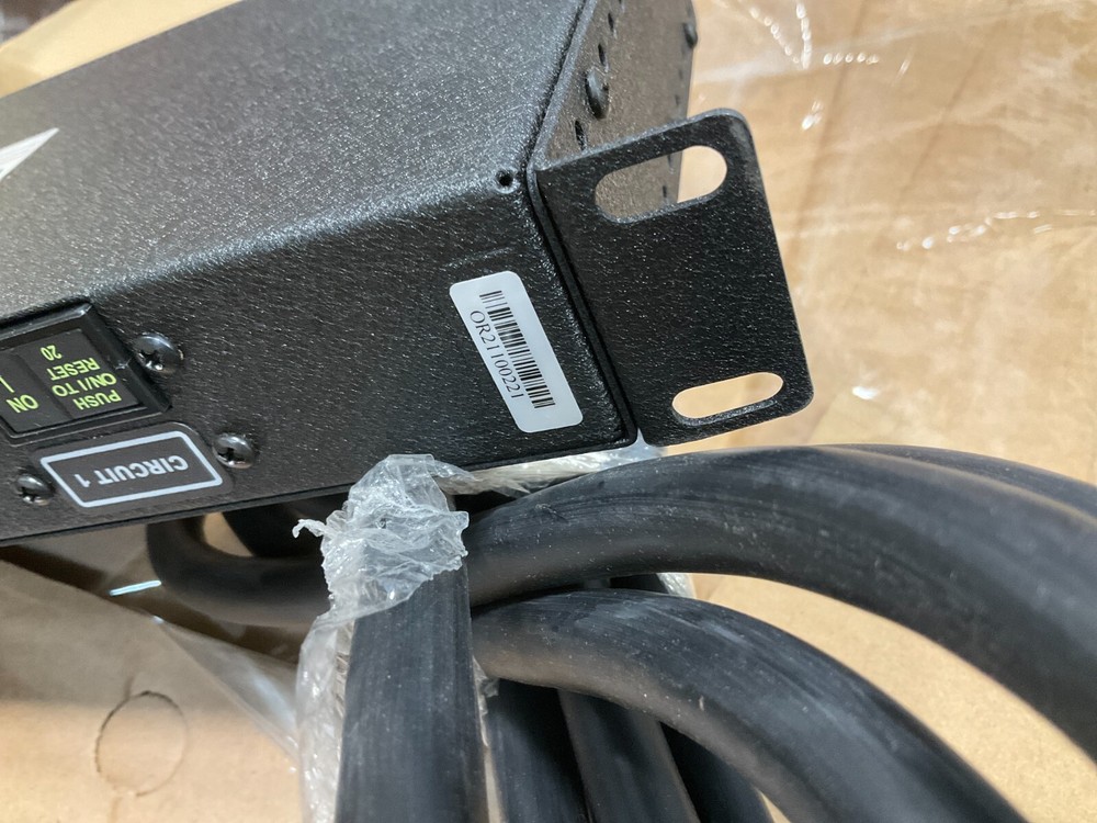 Vertiv Geist Basic PDU 208v VP9571A ✅ ❤️️ ✅ ❤️️ NEW! OPEN BOX! ✅ ❤️️ ✅ ❤️️