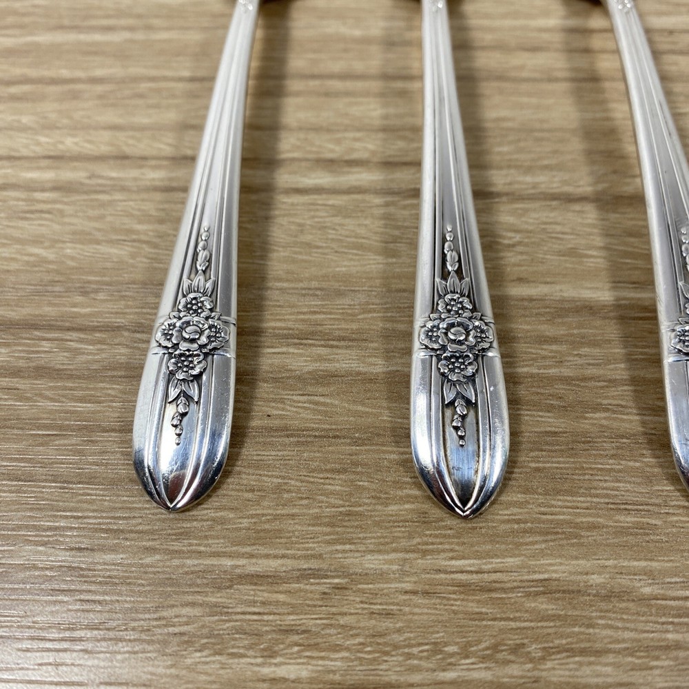 WM Rogers Extra Plate TRIUMPH Salad Forks 1941 Silverplate Flatware Set (4)