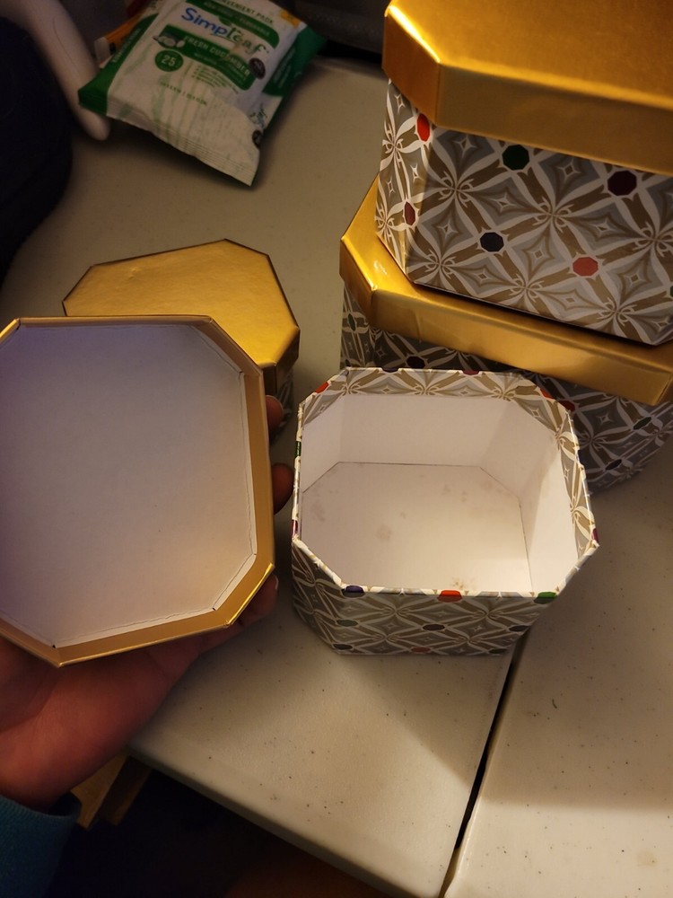 5 Stackable Gift Boxes 5"x6" to 2"x2"