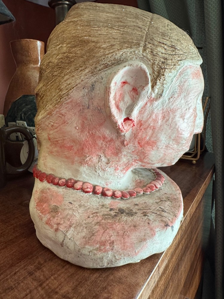 THE HAUNTED HEAD