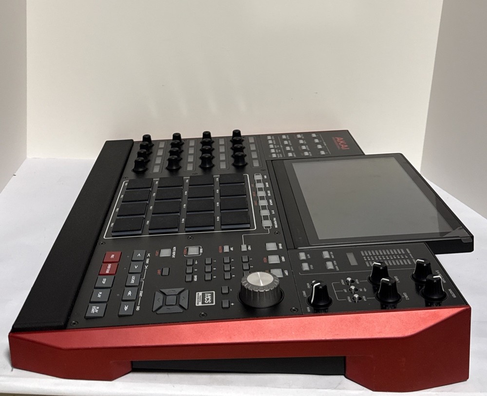 Akai Professional MPCX Standalone Sampler & Sequencer /Read