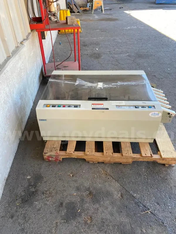 Formax FD 676 Continuous Form Burster