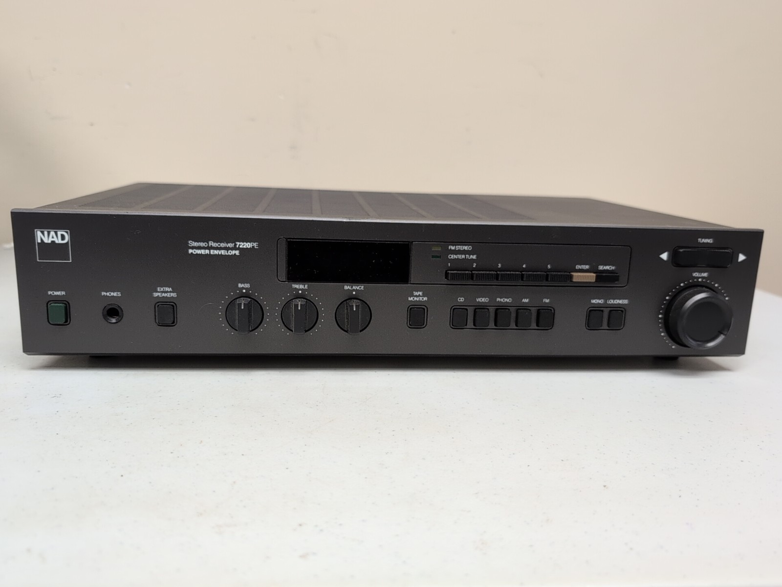 NAD 7220 PE Power Envelope AM/FM Stereo Receiver