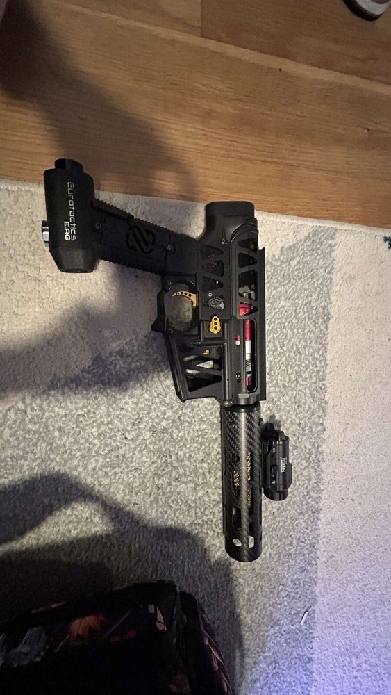 airsoft gun