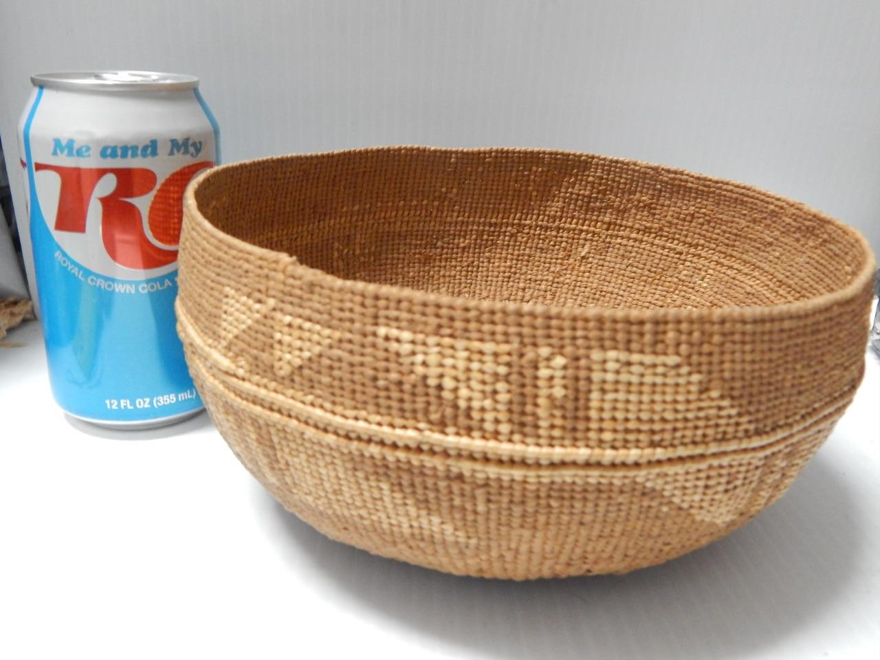 ANTIQUE YUROK (HUPA) BASKET MUSH BOWL HAT NORTHERN CALIFORNIA - CLEAN + NICE !