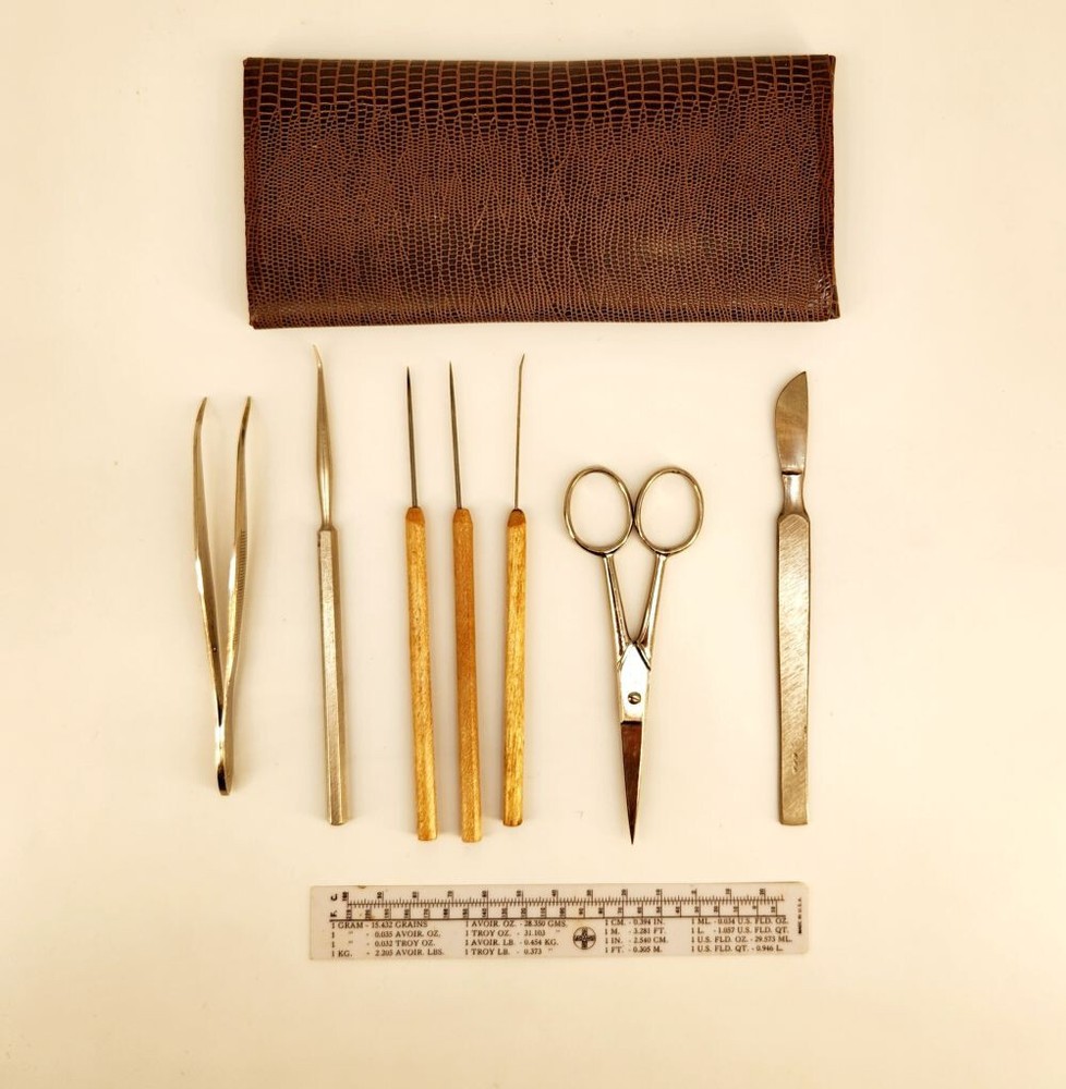 1940s 8-Piece Adams Science Dissection Kit In Leather Case