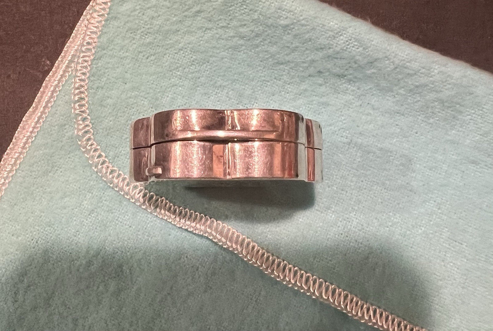 TIFFANY & Co. Green Enamel Sterling Silver Pillbox w/ Engraving Italy Guilloche