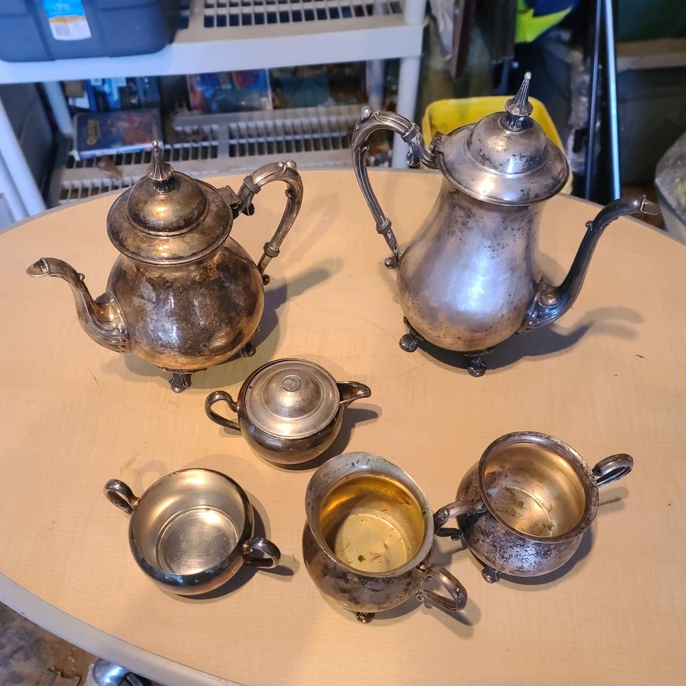 Sheridan Silverplate Tea Pot and Cups Set