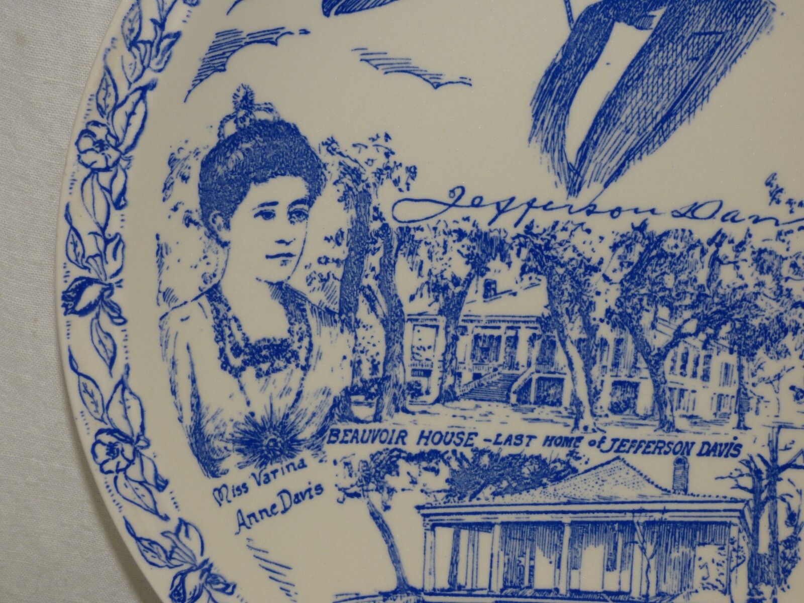 Vintage Vernon Kilns BEAUVOIR Jefferson Davis Home White Blue Ceramic Plate 10"