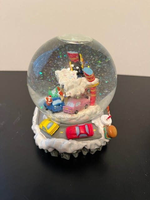 Vintage Sonic snow glode
