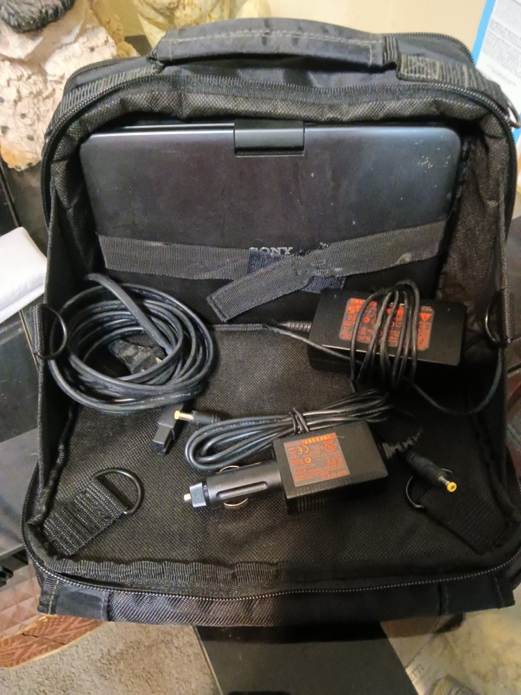 DVP-FX811 Portable DVD Player