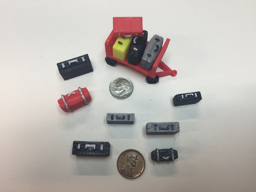 Deluxe O scale Suitcase only set, colored Platform Accessories