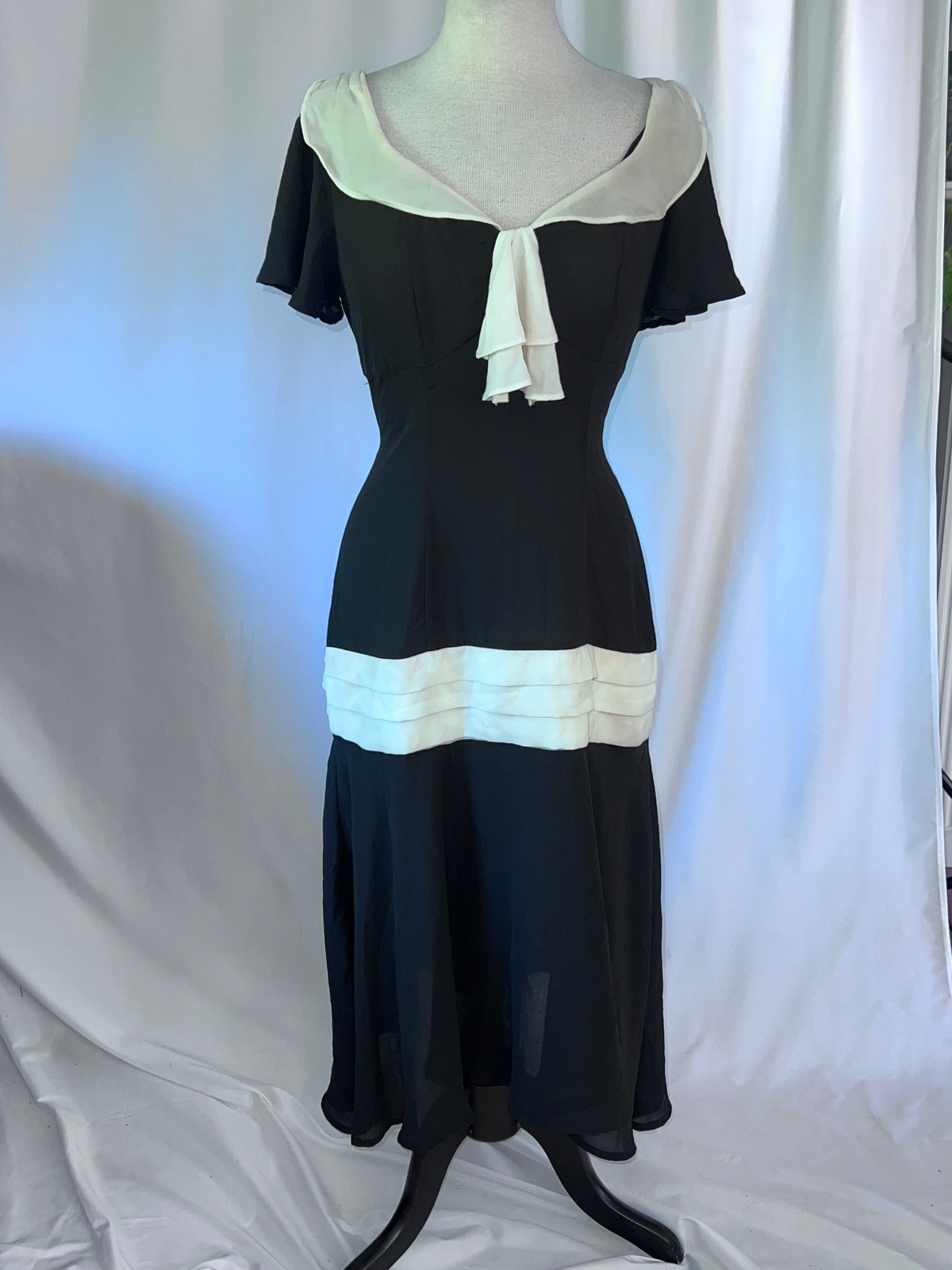 UNIQUE VINTAGE 1920s BLACK & CREAM WILSHIRE FLAPPER DAY DRESS - NEW