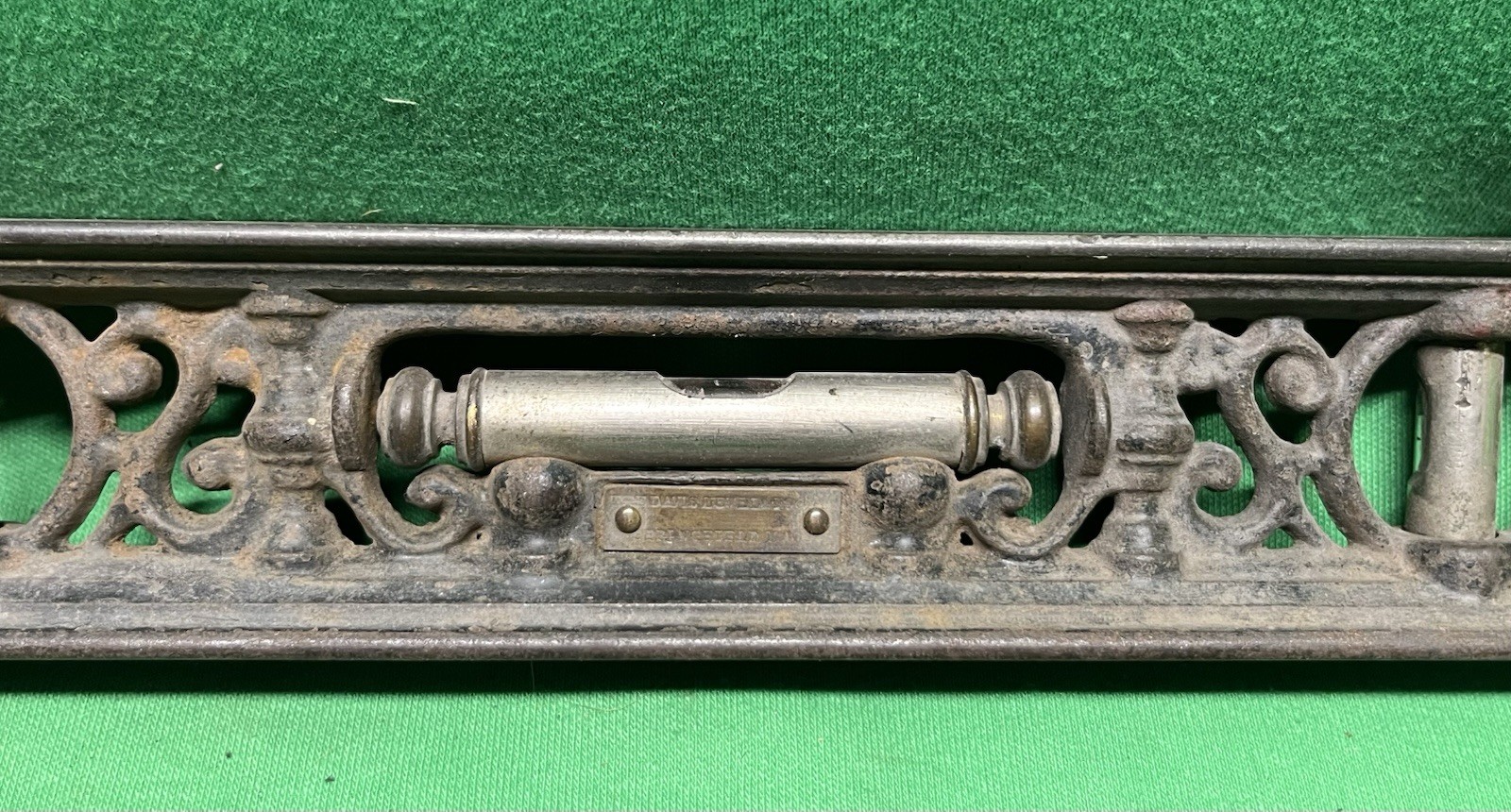 Vintage The Davis Level & Tool Co. 12" Cast Iron Level 1877-1883 Carpenter