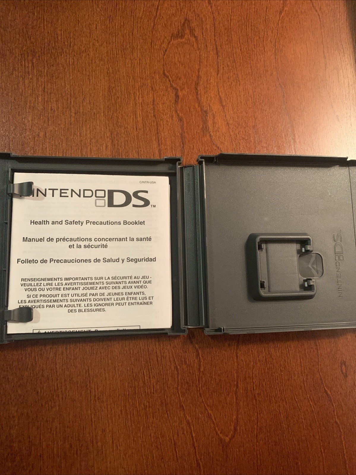 Pokemon White Version 2 Nintendo DS Replacement Case Only NO GAME Display Only