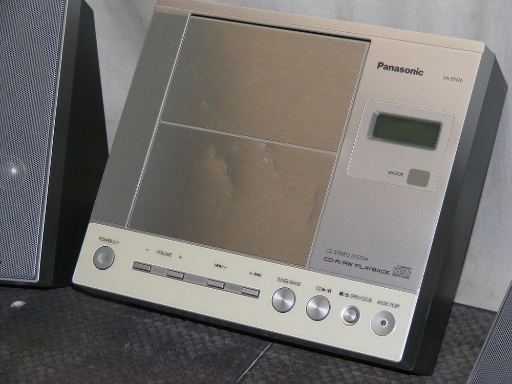 PANASONIC CD MINI STEREO SYS W/SPEAKERS, REMOTE CONTROL & ANTENNA SA-EN26*TESTED