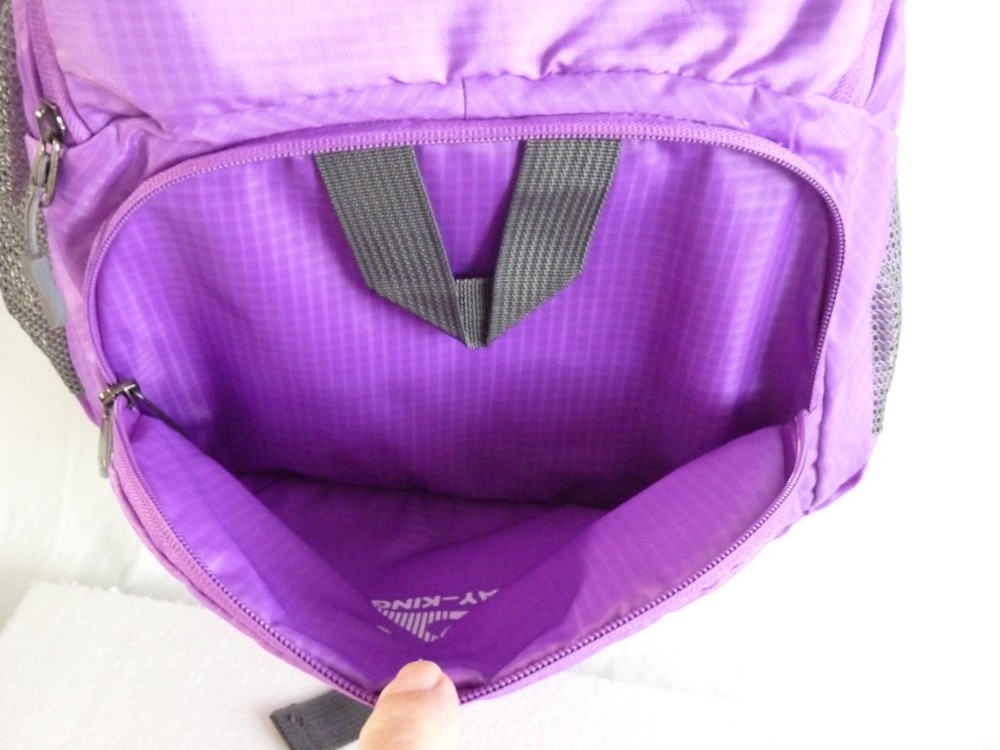 Folding Portable Backpack Lightweight Adjustable Strap Zipper Closure