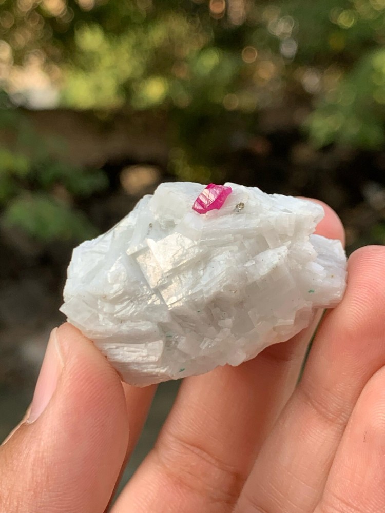 35 gram very beautiful sample of Ruby cute sample