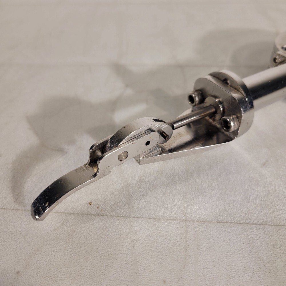 Varian 2.75" DN35CF Conflat Flange Manual Window Actuator Valve Component