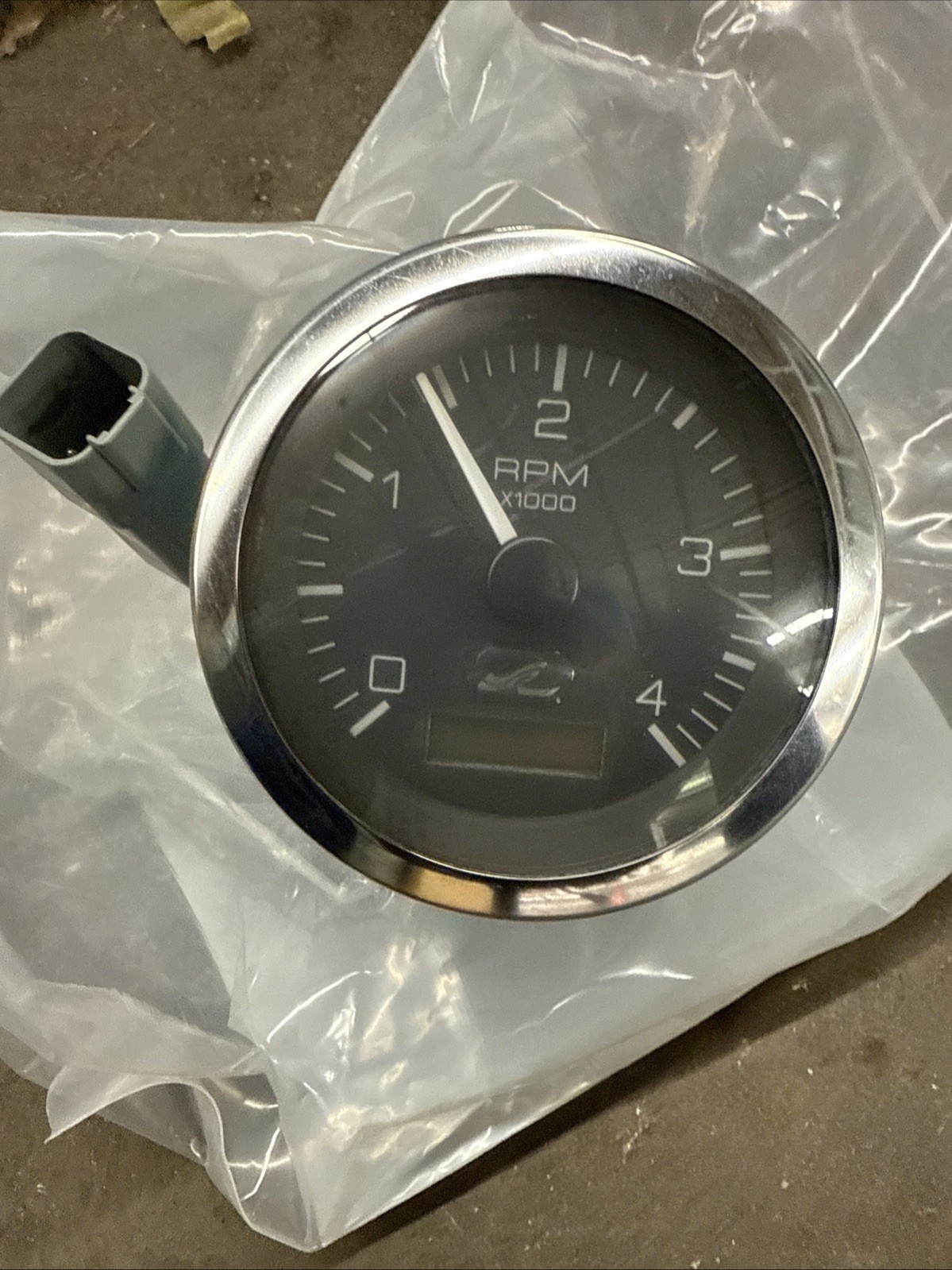 New Old Stock OEM SEA RAY 4K RPM GAUGE TACHOMETER  LCD HOUR Meter