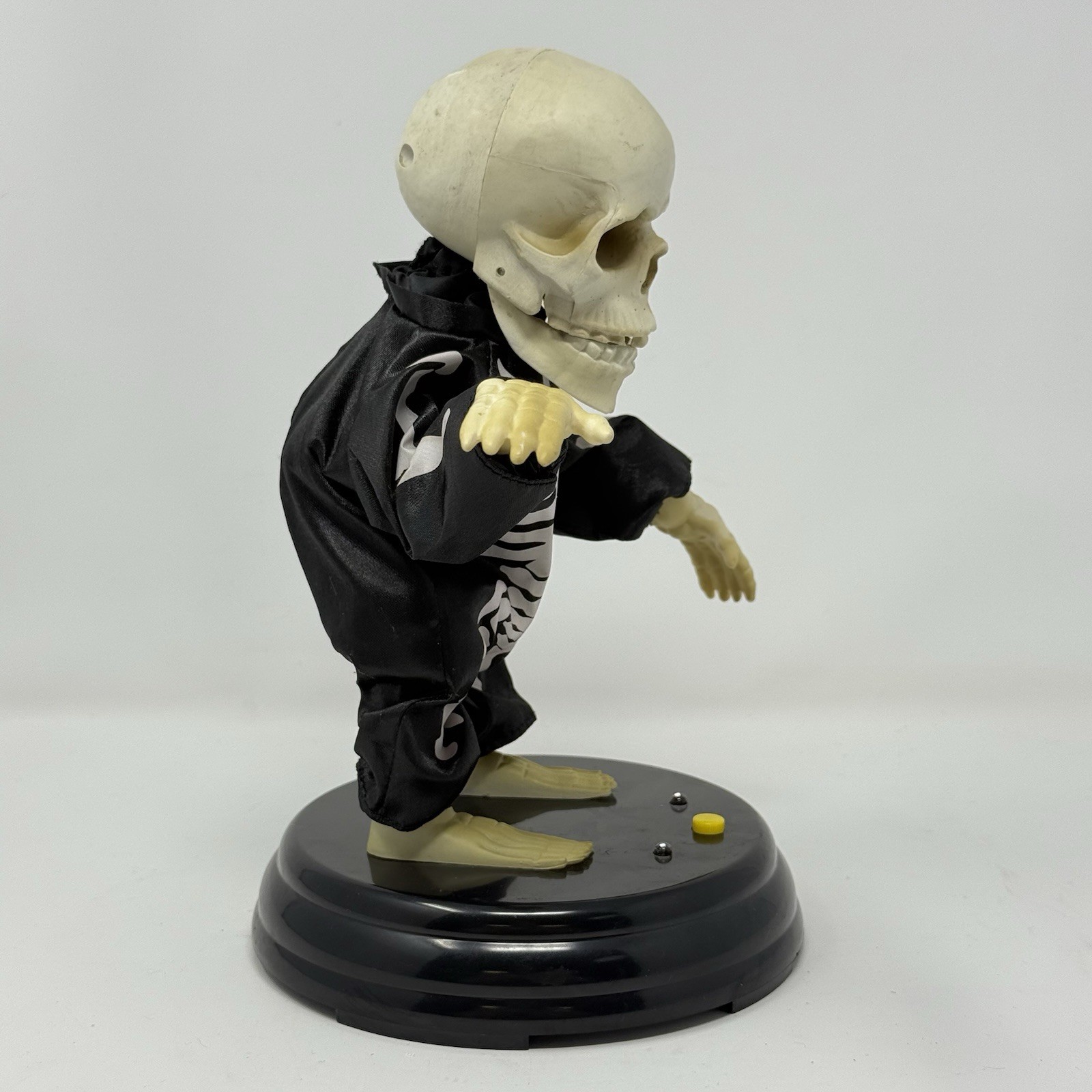 Fully Works Gemmy Groove Line Grave Raver Groovin’ Ghoul Skeleton Dancing