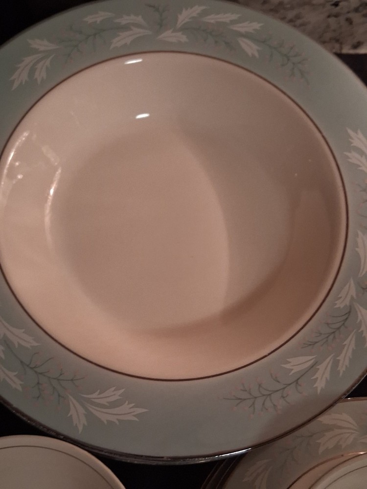 Homer Laughlin Cavalier Eggshell Romance 21Pcs Set