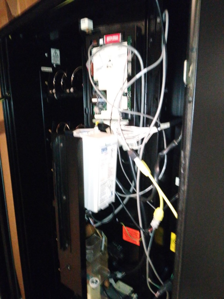 Automatic Products 7600 Snack Vending Machine