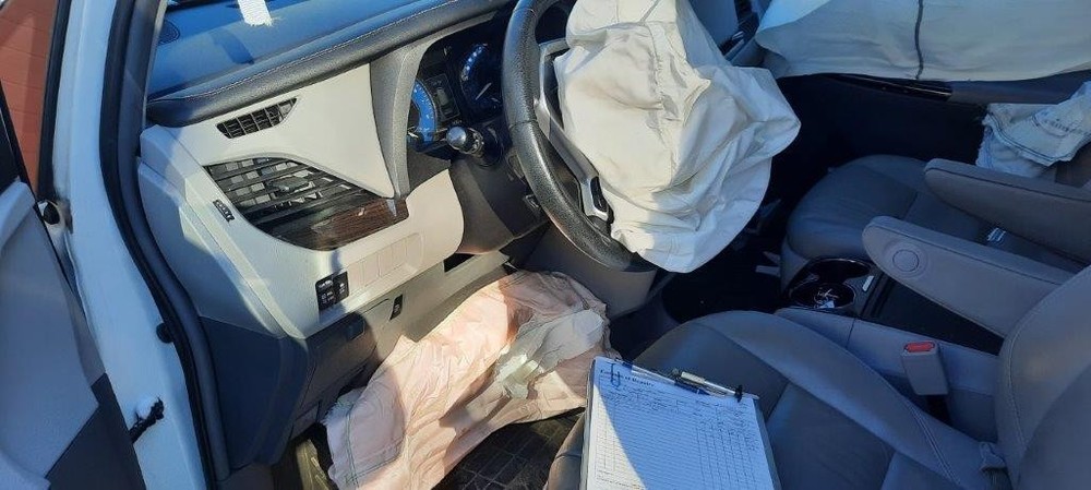 Used A/C Selector Switch fits: 2019 Toyota Sienna automatic temperature control