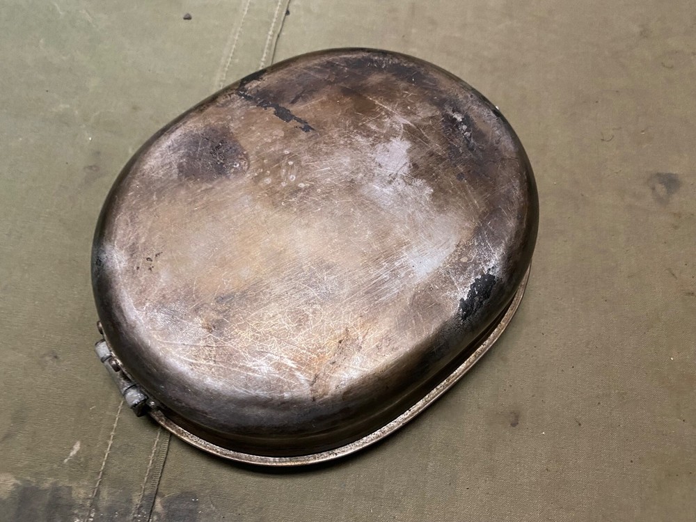 ORIGINAL WWII US ARMY & MARINE M1942 MESS KIT-DATED 1945