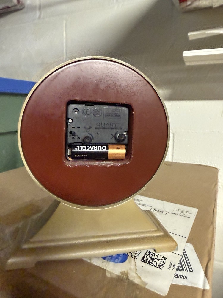 Folk Style Clock Preowned Good Condition