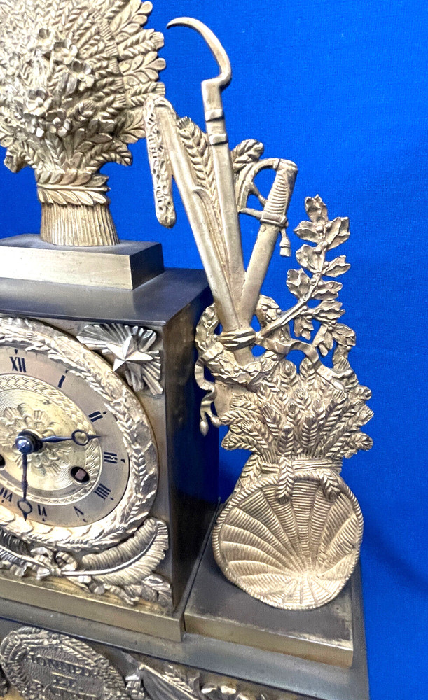 Antique French Gilded Bronze Silk Thread Mantel Clock *