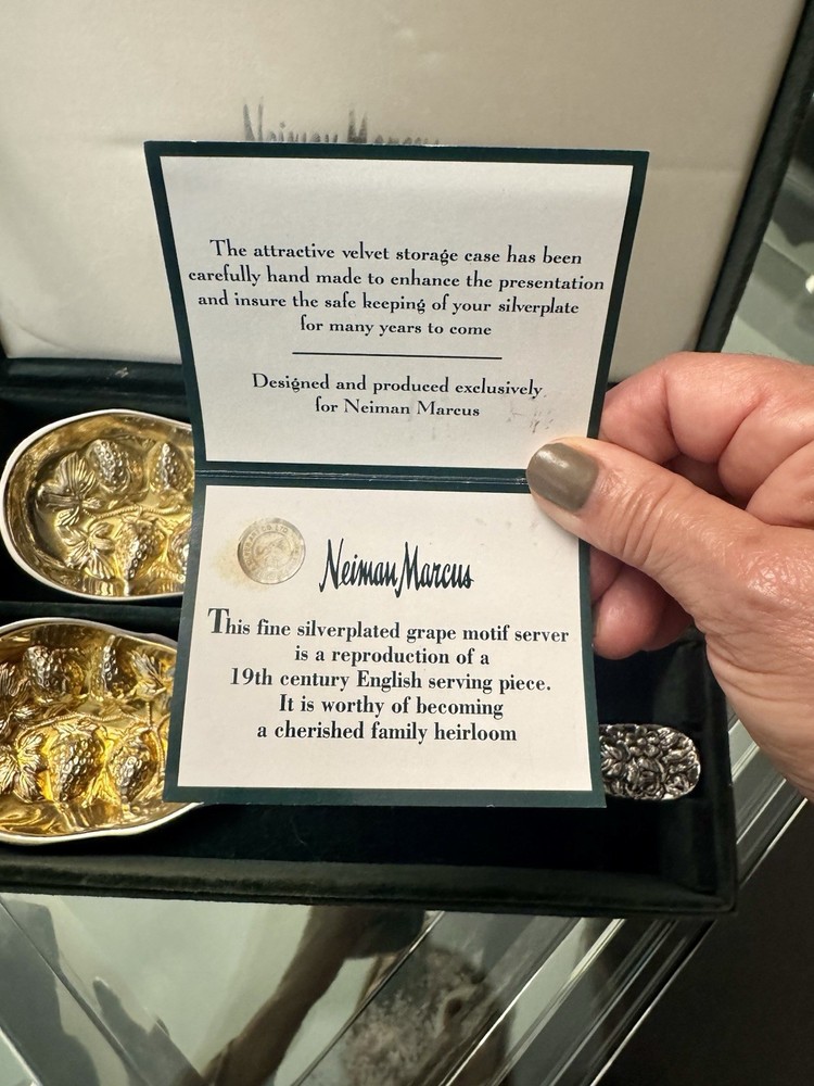 Neiman Marcus Godinger Silver Art Company Ltd. Strawberry Service Spoon Box Set