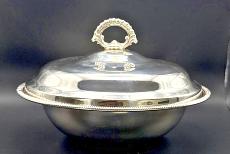 Covered Serving Casserole Dish Vtg Wm Rogers Silver Plate Round 4262 10.5" Bowl