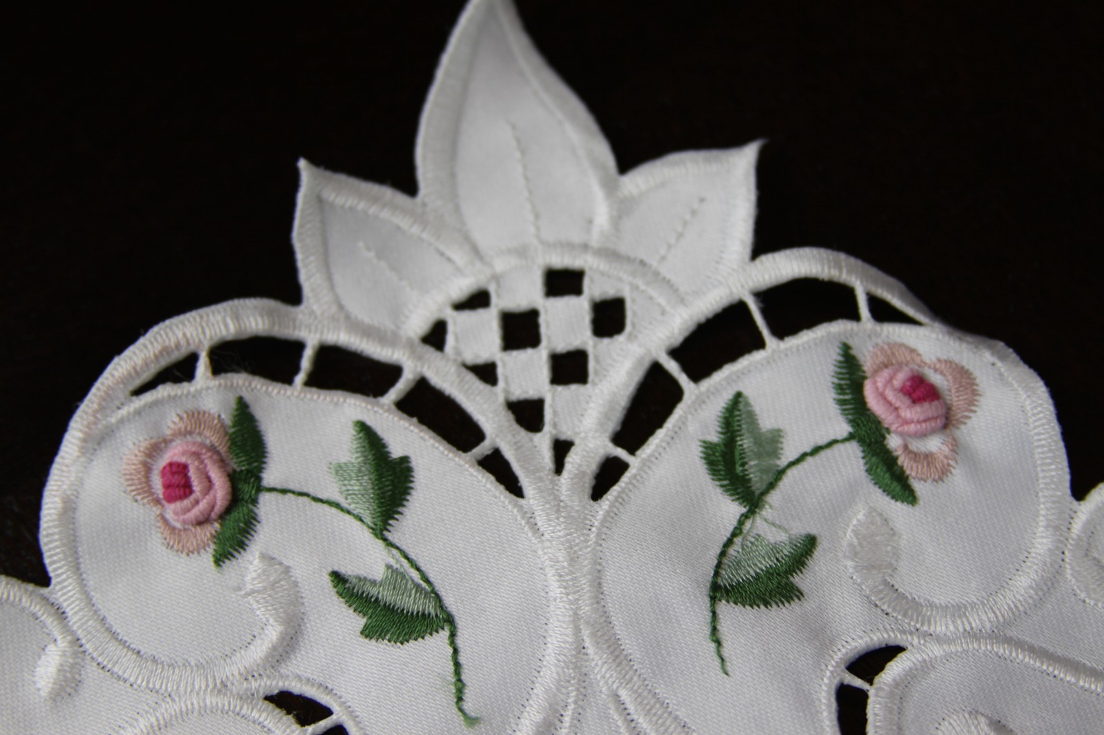 Embroidered Lace Cutwork Placemat Runner Scarf Wedding Party Banquet Event Decor