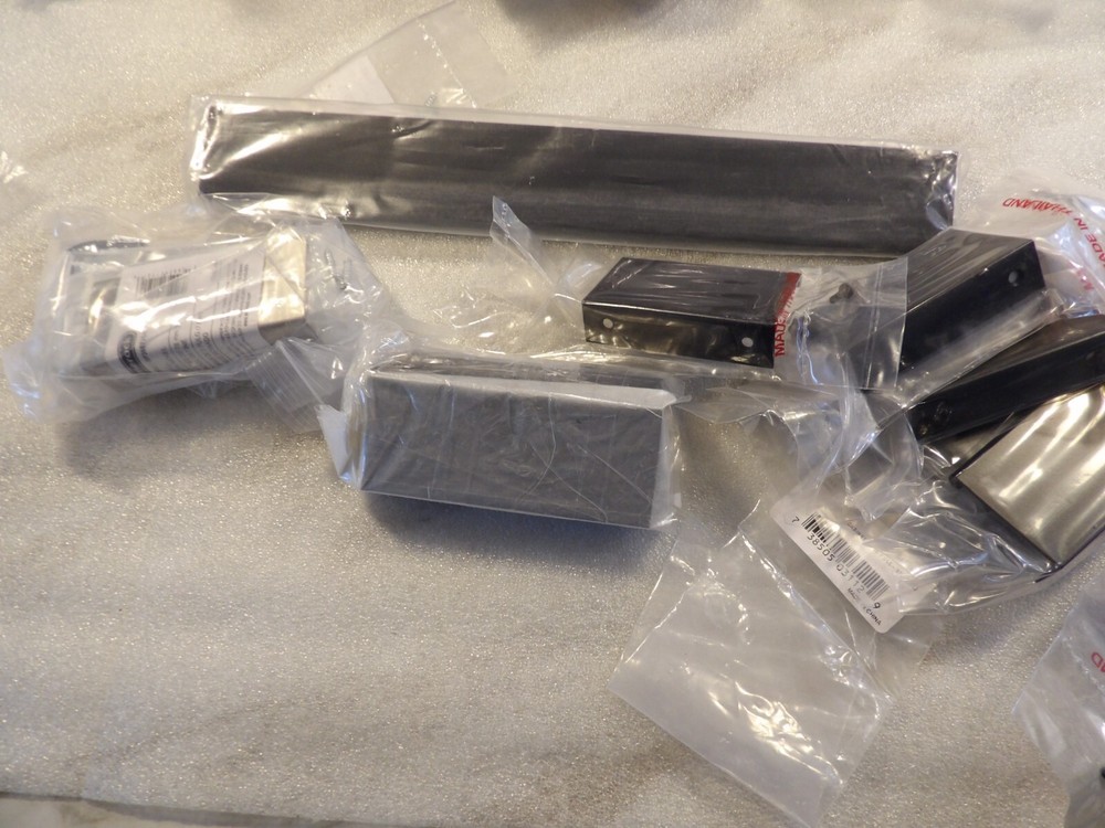 Lot with 29 Cabinet Pull Bar - mixed brands - #352