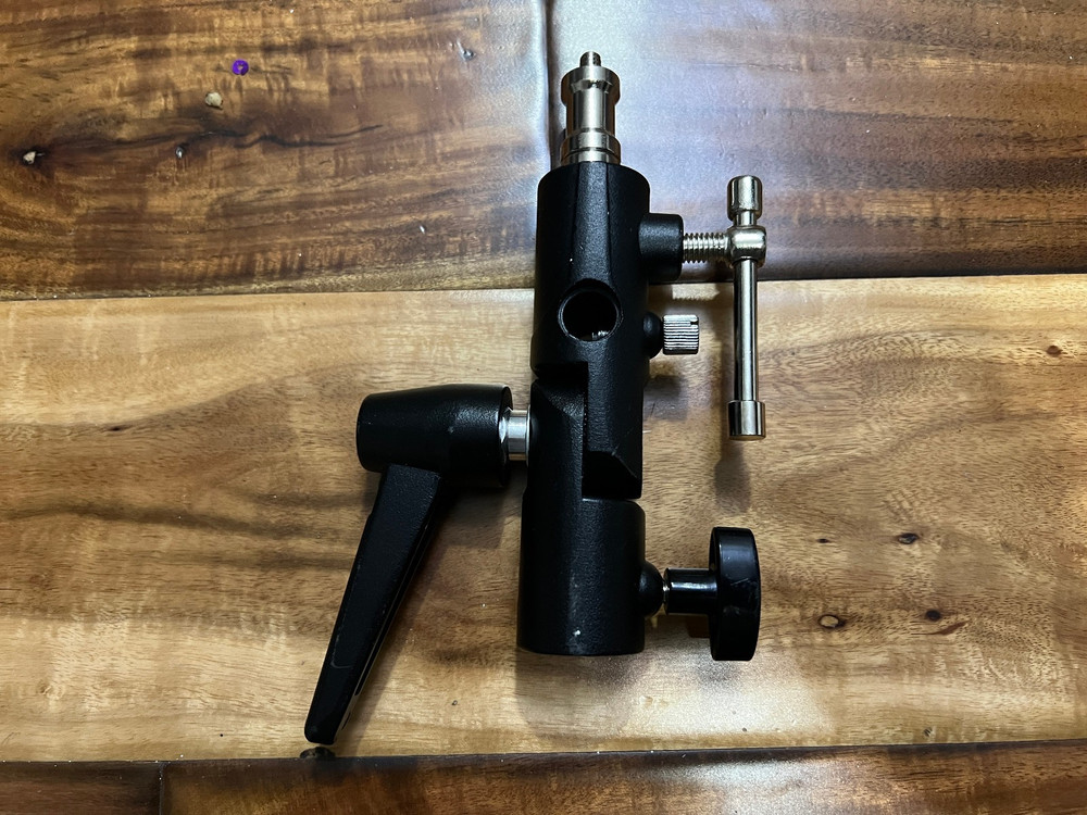 NEEWER FB-1 Camera Flash Bracket H Type Mount with Umbrella Softbox Holder