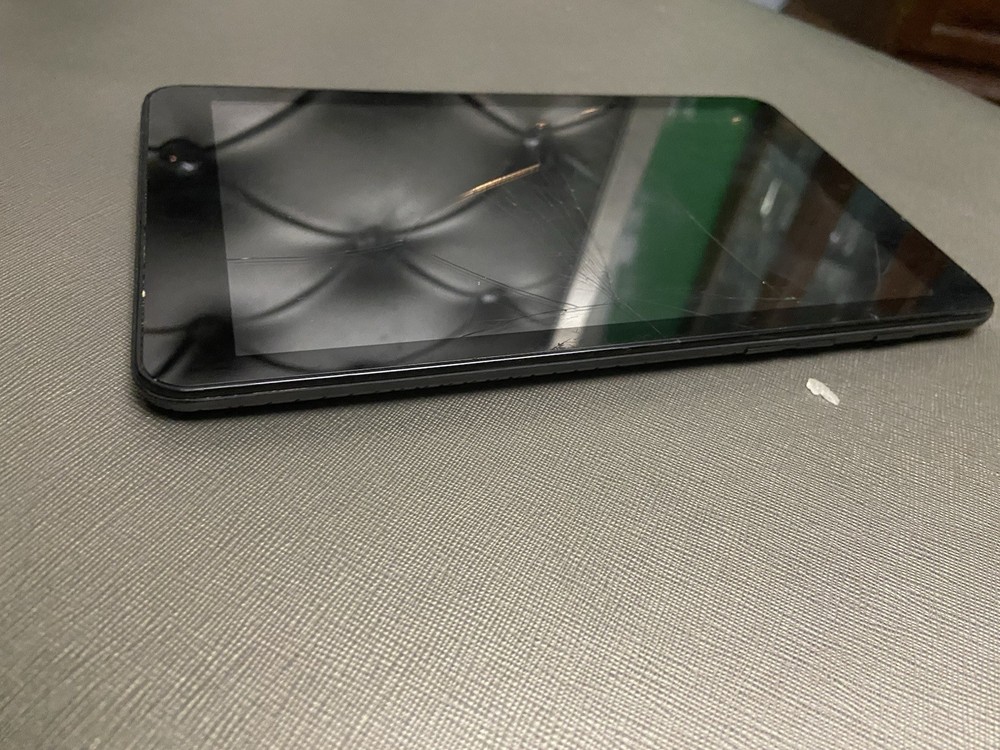 Black Tablet 7-8.9 in Screen Size with Geometric Pattern Back