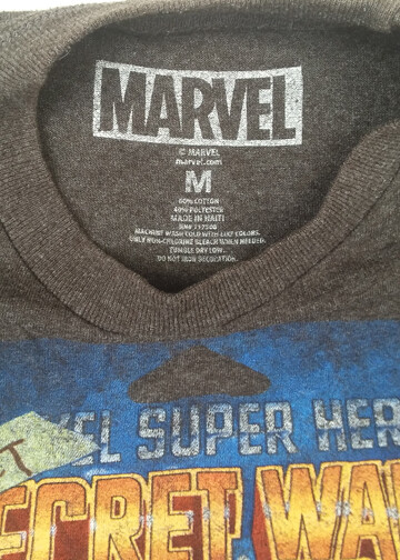 Marvel Comics Deadpool Secret Wars T-Shirt – Size M - Comicon