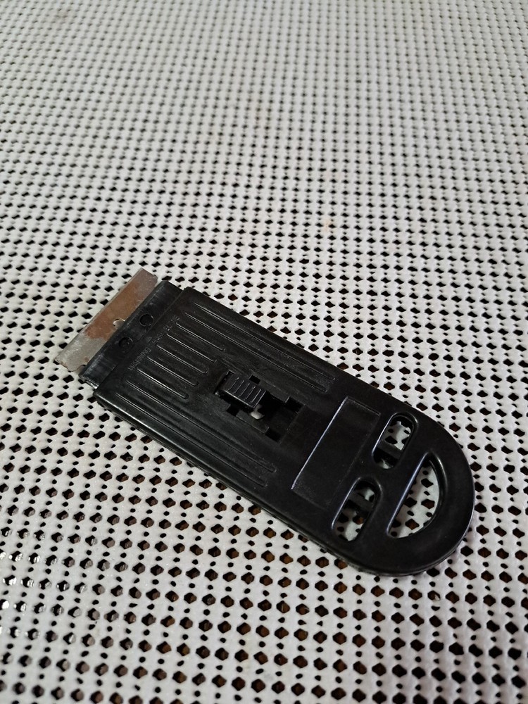 Vintage Plastic Razor Blade Scraper Single Edge Blade