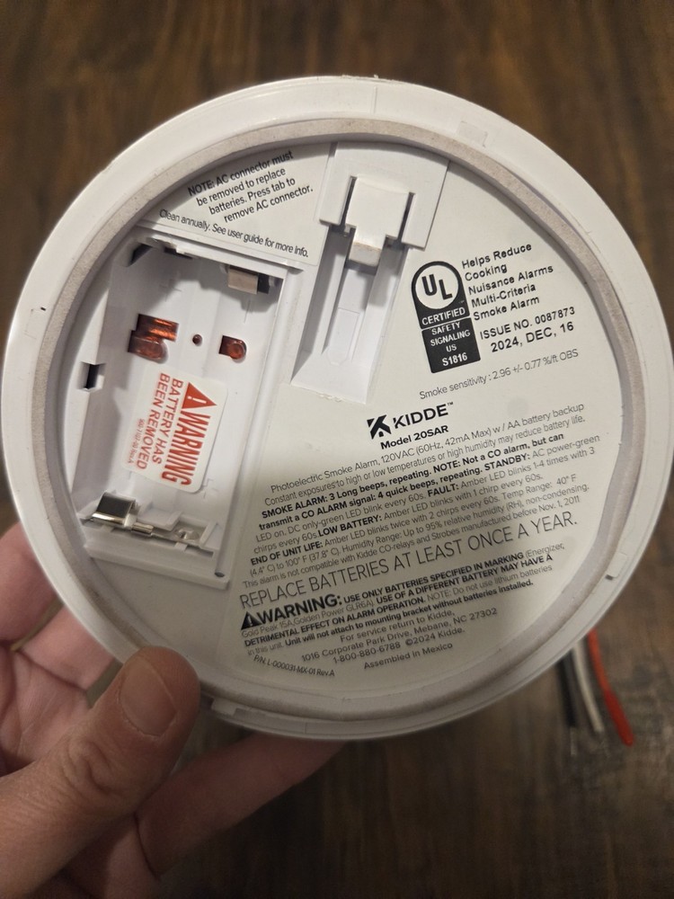Kidde Hardwired Smoke Detector, AA Battery Backup Interconnectable (Read)