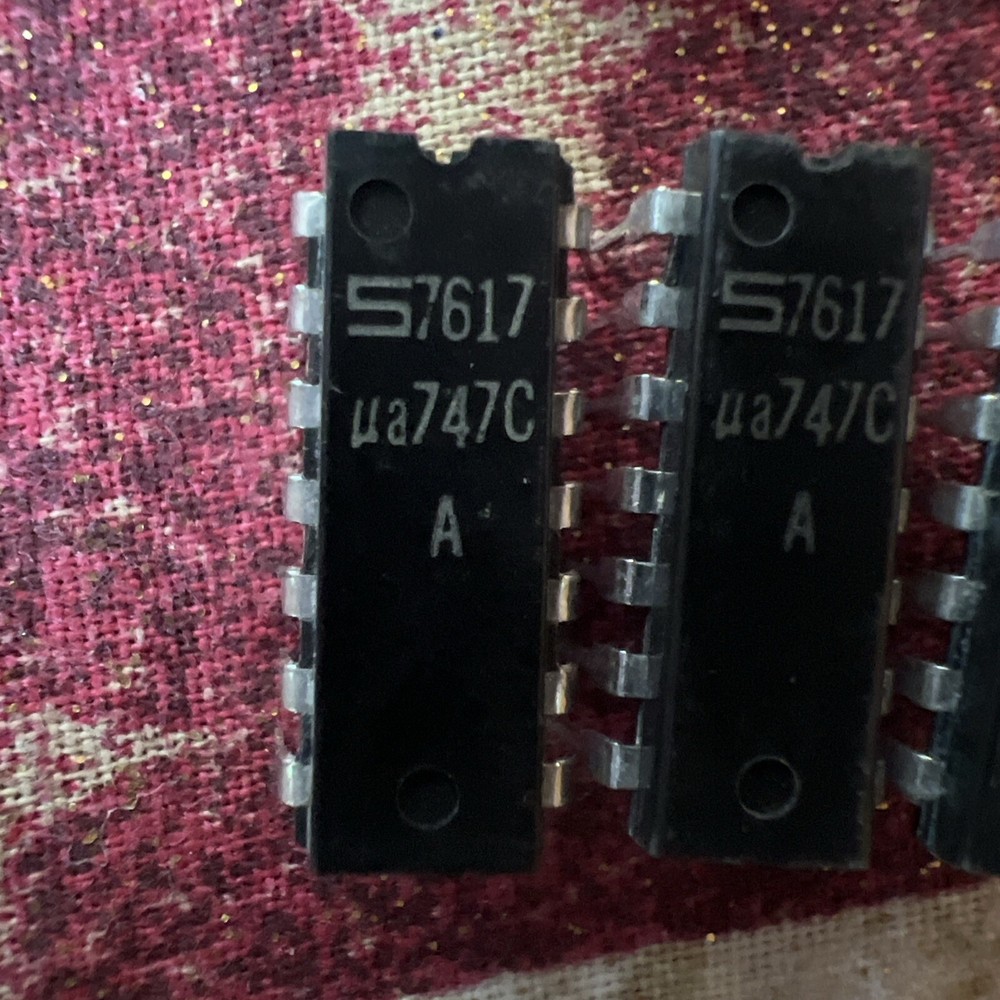 ** QUANTITY 1 ** SIGNETICS UA747CA