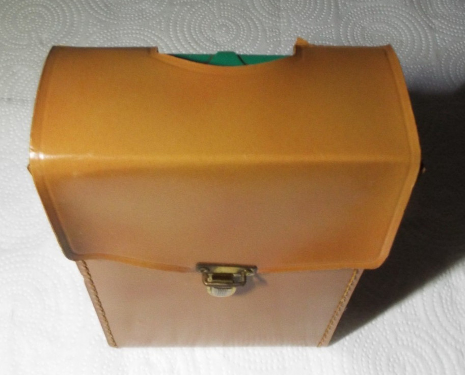 VINTAGE 1950's EMERSON 888 VANGUARD NEVABREAK POCKET RADIO "WORKS GREAT" READ!!!