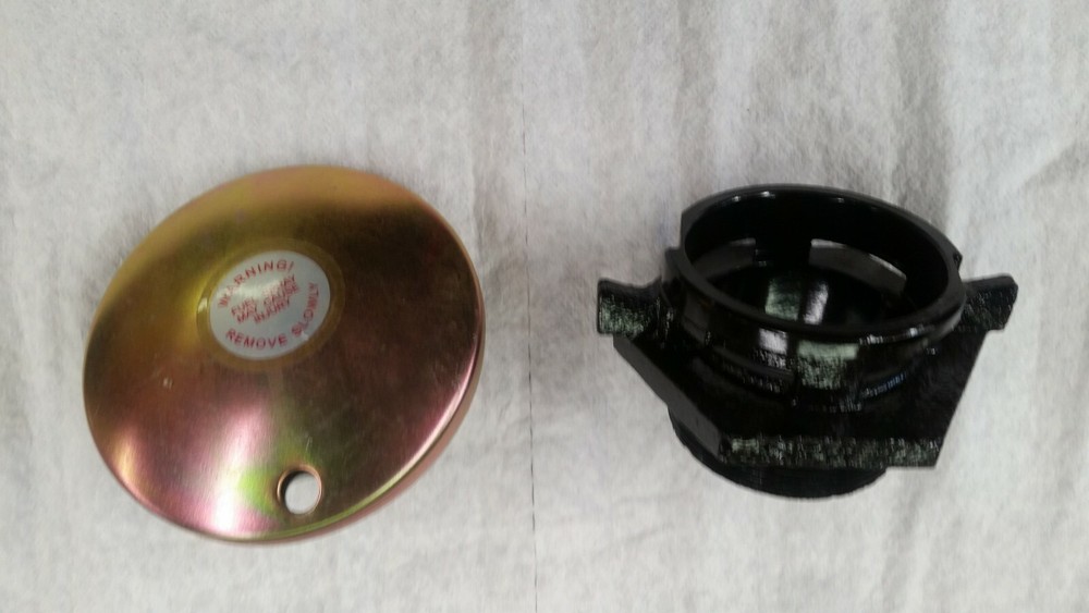 Lund Lockable Vented fuel cap with 2" base