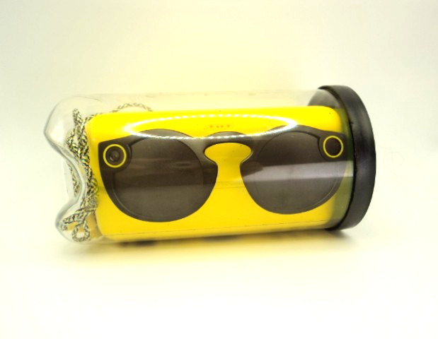 Black Snapchat Spectacles With Yellow Case & Charger