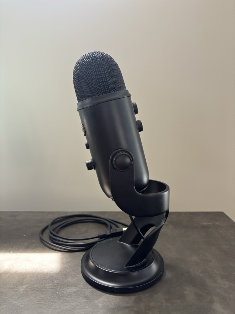 Logitech Blue Yeti Premium USB Condenser Microphone for Creators
