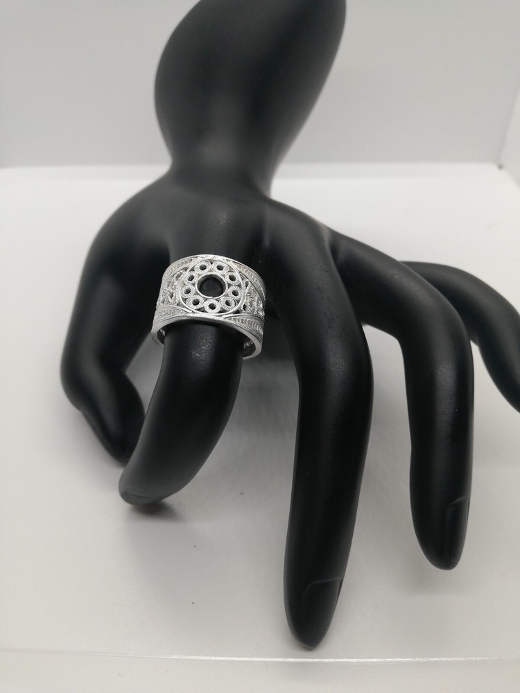 . 970 Solid Silver Women's Ring Size 8 Filigree New.