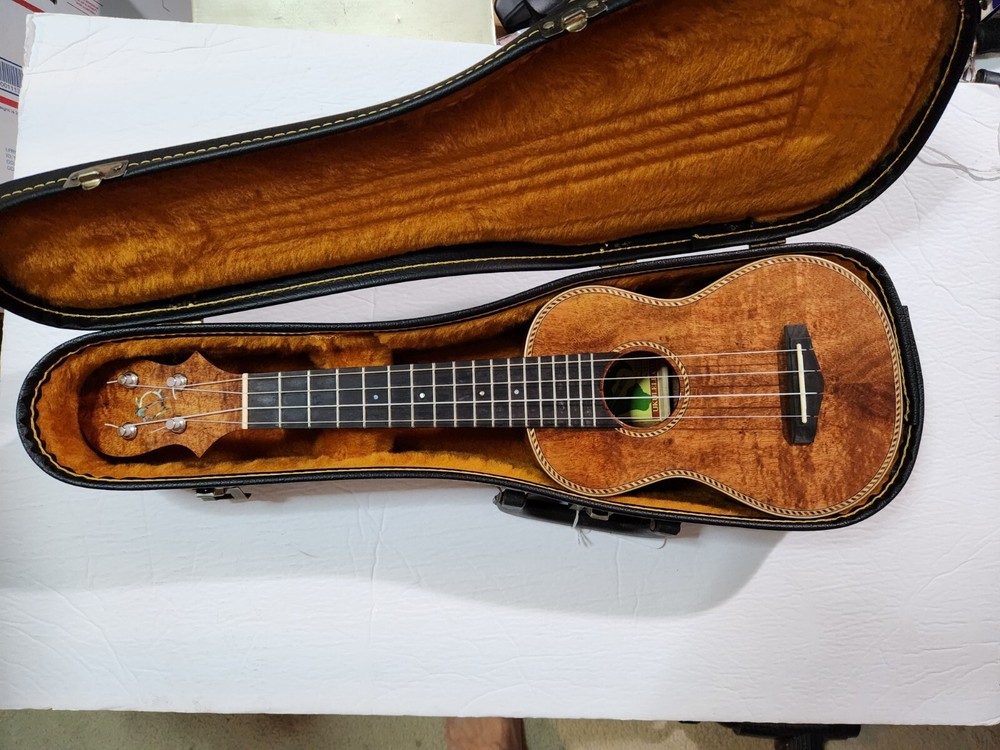 Big Island Ukulele Soprano Mint